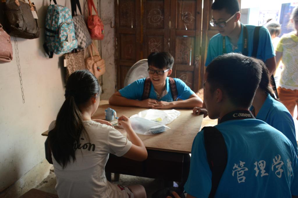 实践团走访留守儿童